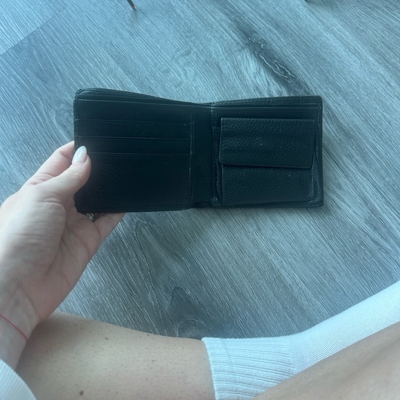 Authentic Men’s Gucci Wallet - Picture 3 of 5